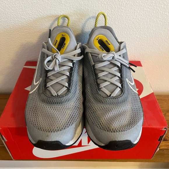 Nike Air Max 2090 Wolf Grey - Picture 2 of 5